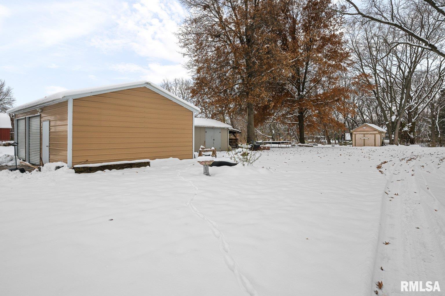 2701 47th Street Moline, IL 61265 - Photo 34 of 41