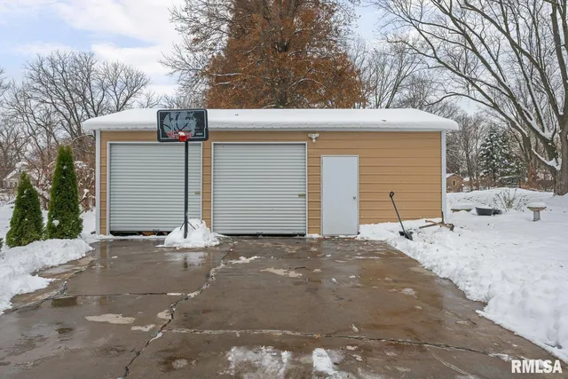 $190,000 | 2701 47th Street, Moline, IL 61265