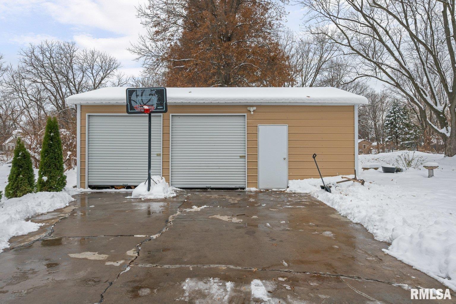 2701 47th Street Moline, IL 61265 - Photo 35 of 41