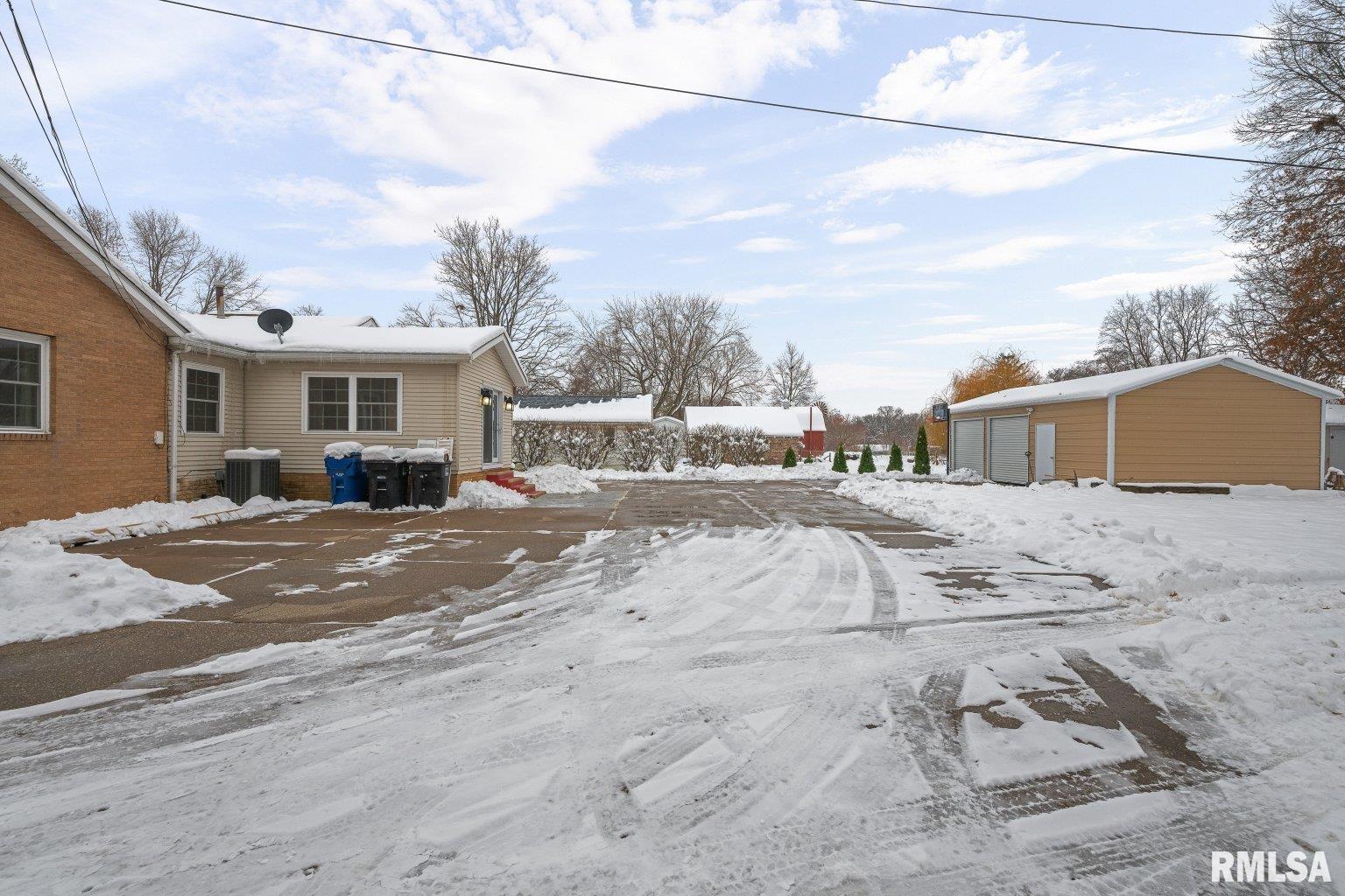 2701 47th Street Moline, IL 61265 - Photo 38 of 41