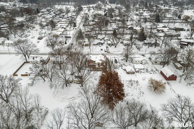 $190,000 | 2701 47th Street, Moline, IL 61265