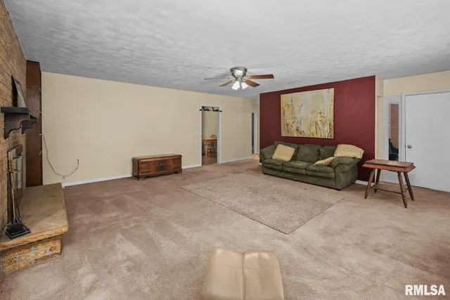 $190,000 | 2701 47th Street, Moline, IL 61265