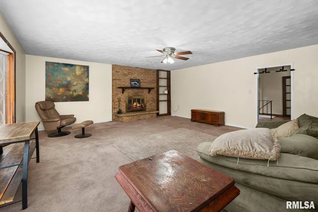 $190,000 | 2701 47th Street, Moline, IL 61265