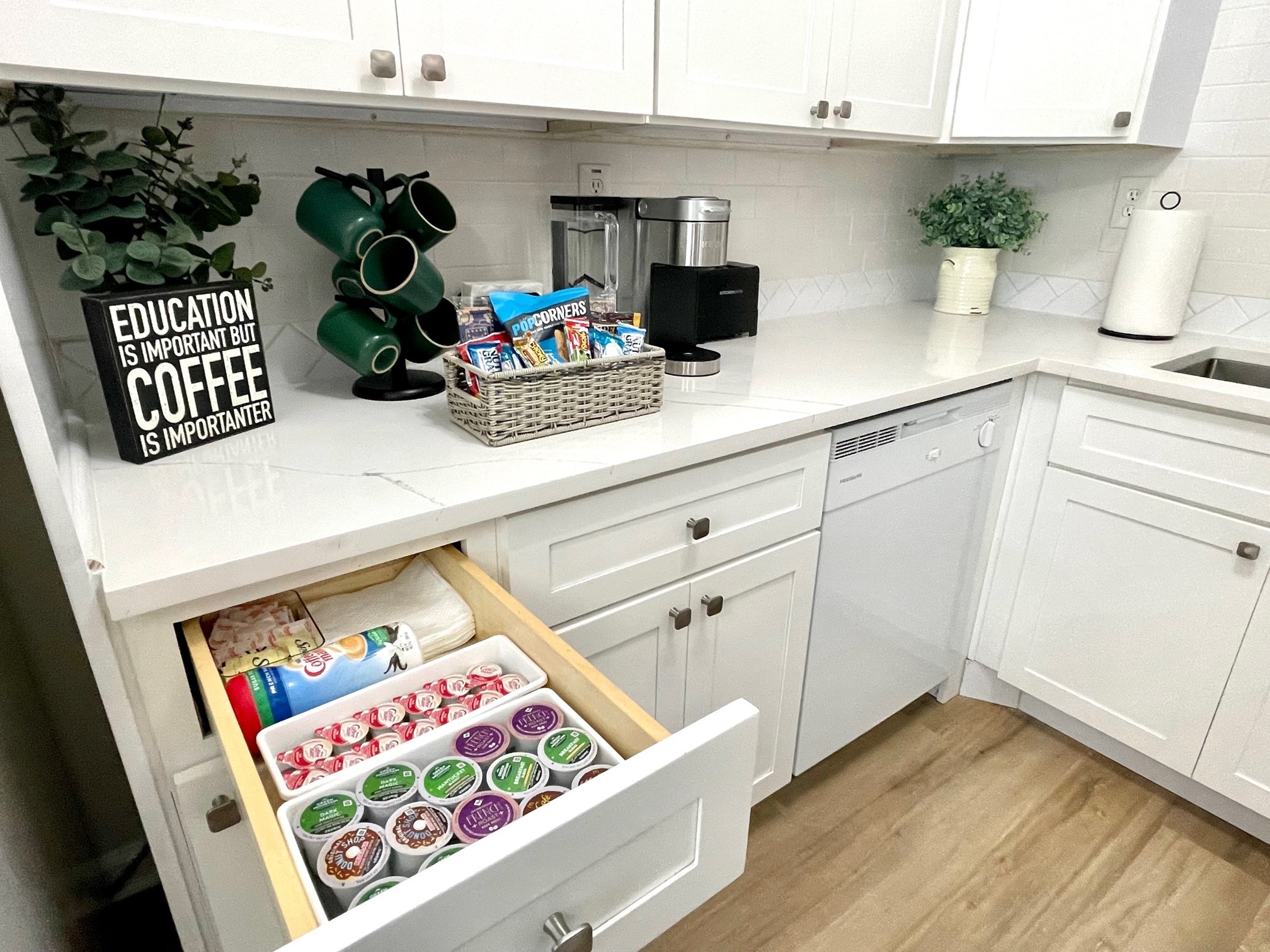 7526 Roundtree Avenue Murfreesboro, TN 37129 - Photo 39 of 67 a kitchen with a refrigerator and a sink