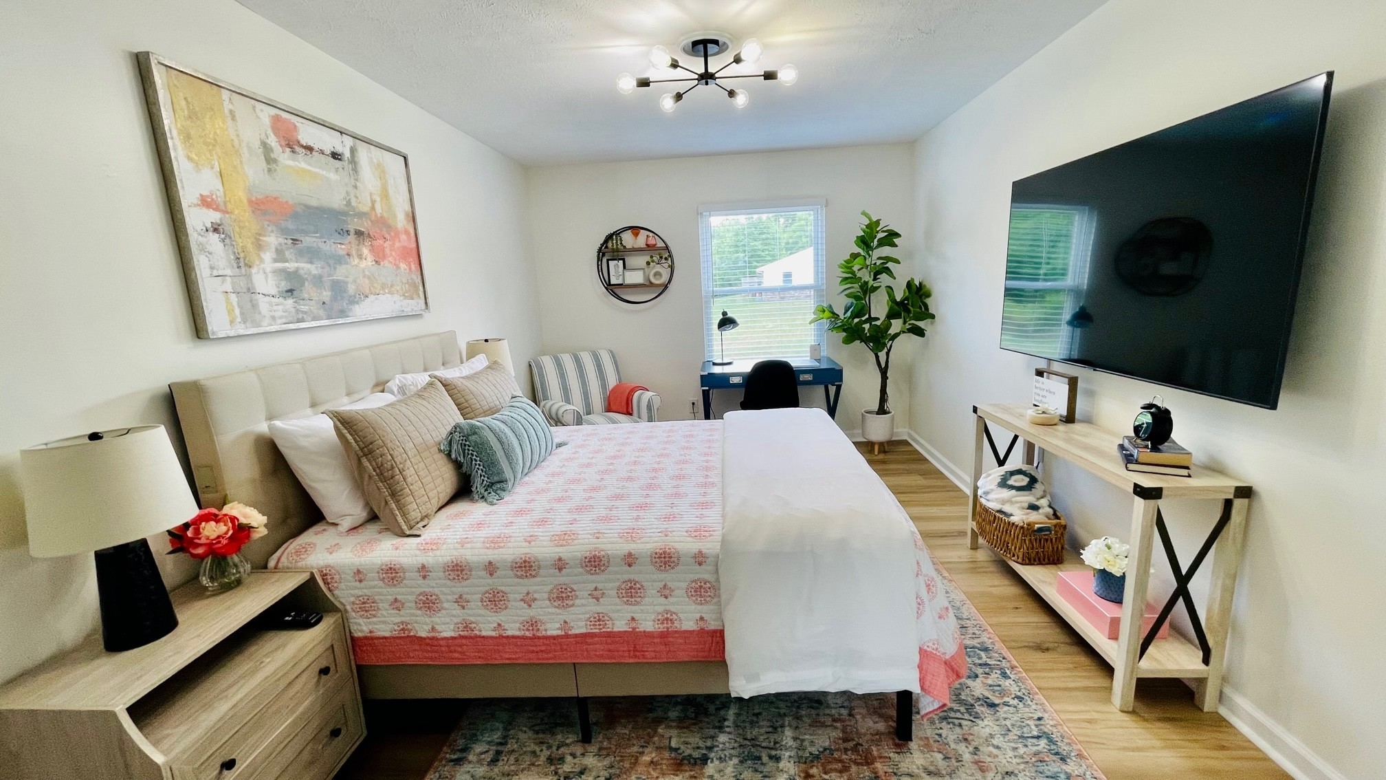 7526 Roundtree Avenue Murfreesboro, TN 37129 - Photo 45 of 67 a living room with furniture and a flat screen tv