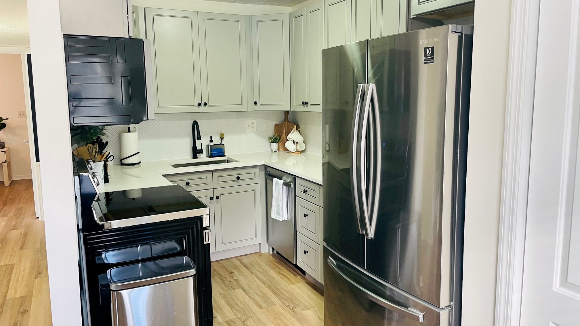 7526 Roundtree Avenue Murfreesboro, TN 37129 - Photo 6 of 67 a kitchen with stainless steel appliances granite countertop a refrigerator and a stove