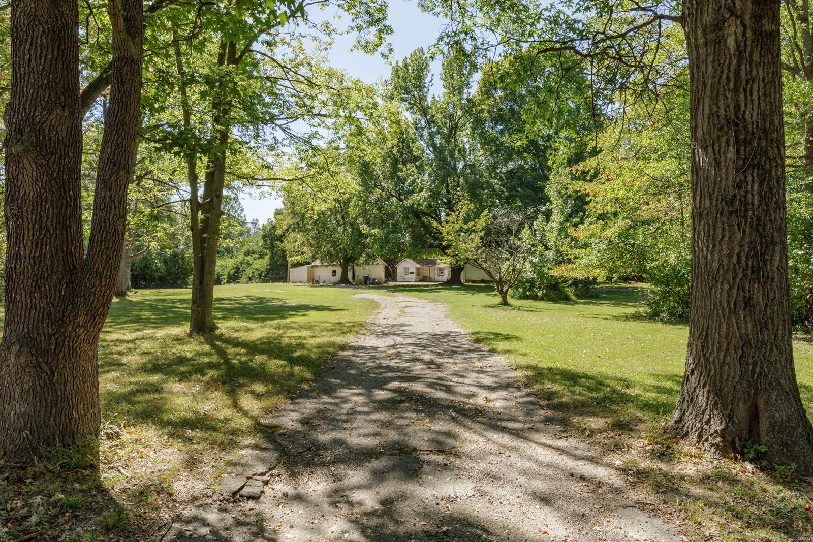 2238 Mueller Lane St. Louis, MO 63131 - Photo 3 of 15