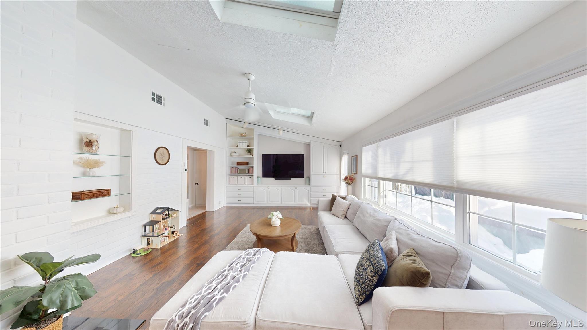 501 Spook Hollow Road Nyack, NY 10960 - Photo 9 of 22