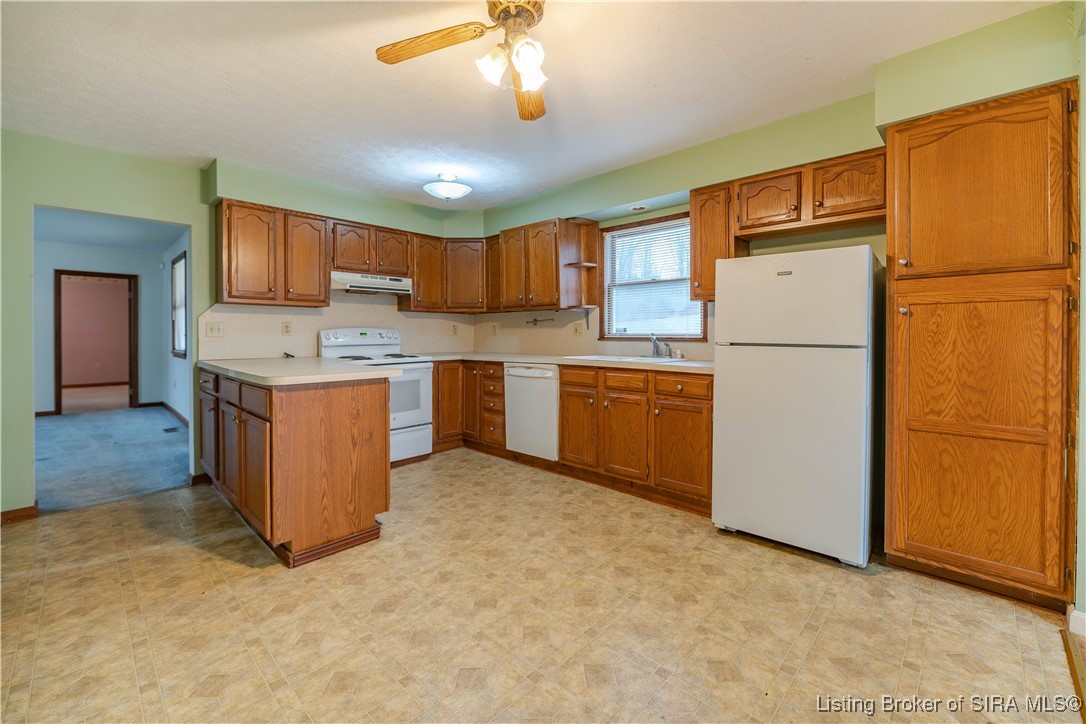 481 Ridley Street Corydon, IN 47112 - Photo 10 of 18 Spacious kitchen