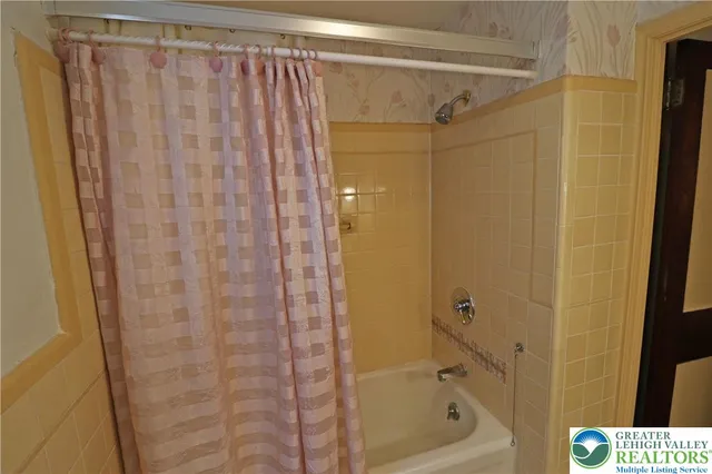 $279,900 | 251 10th Avenue, Bethlehem, PA 18018