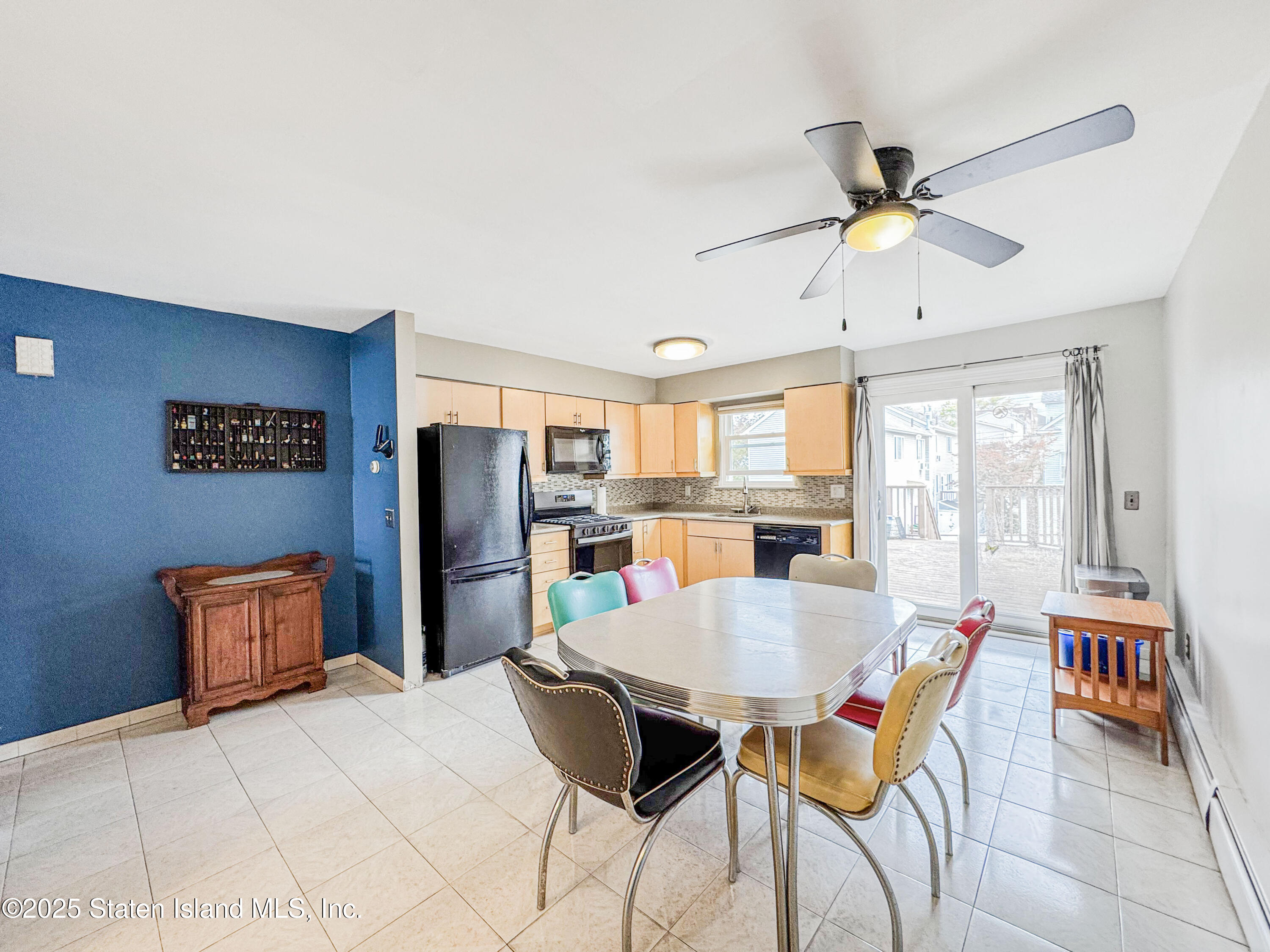 225 Wellbrook Avenue Staten Island, NY 10314 - Photo 11 of 40 Photo Oct 28 2025, 12 04 41 PM