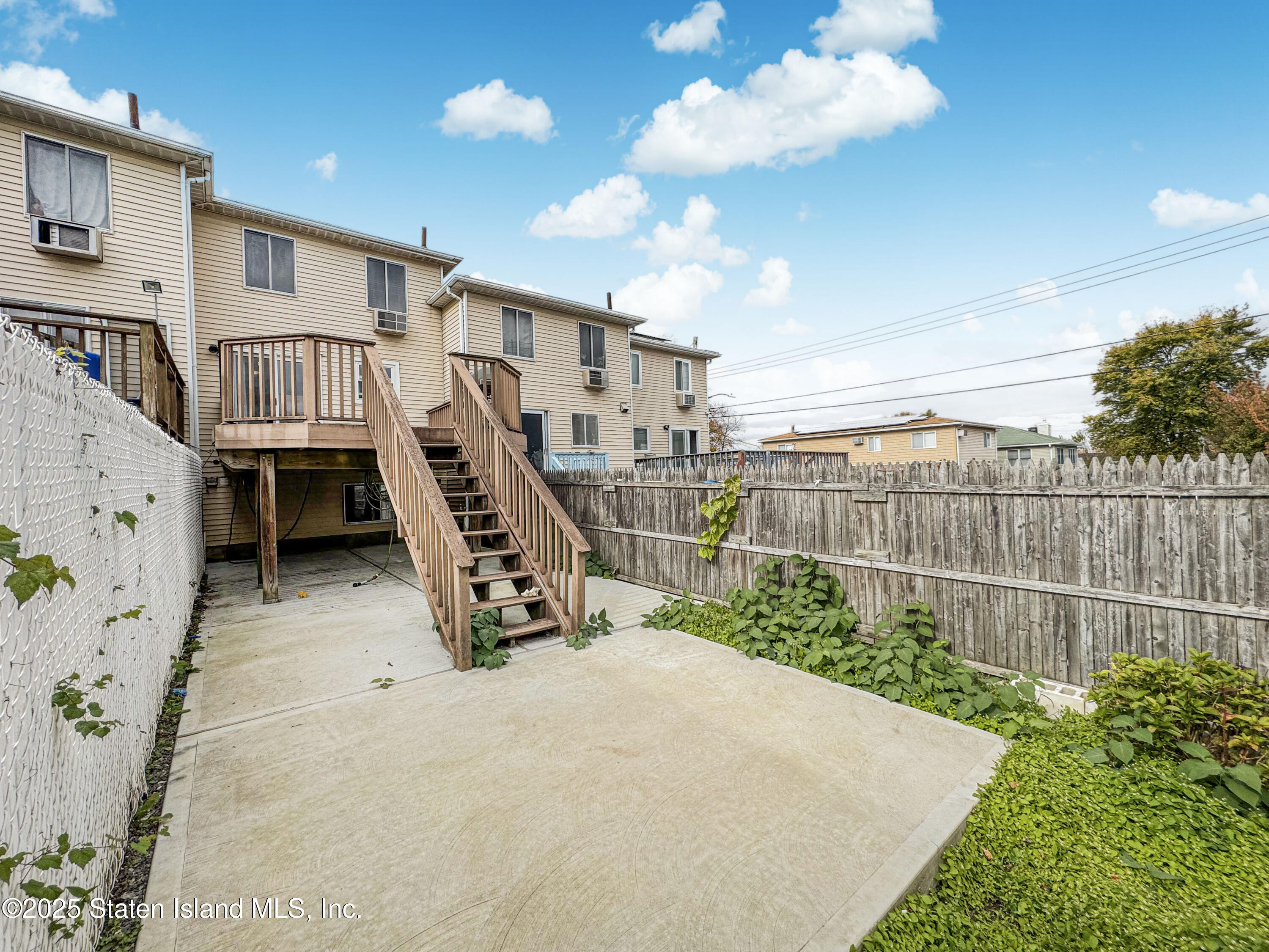 225 Wellbrook Avenue Staten Island, NY 10314 - Photo 13 of 40 Photo Oct 28 2025, 12 04 01 PM