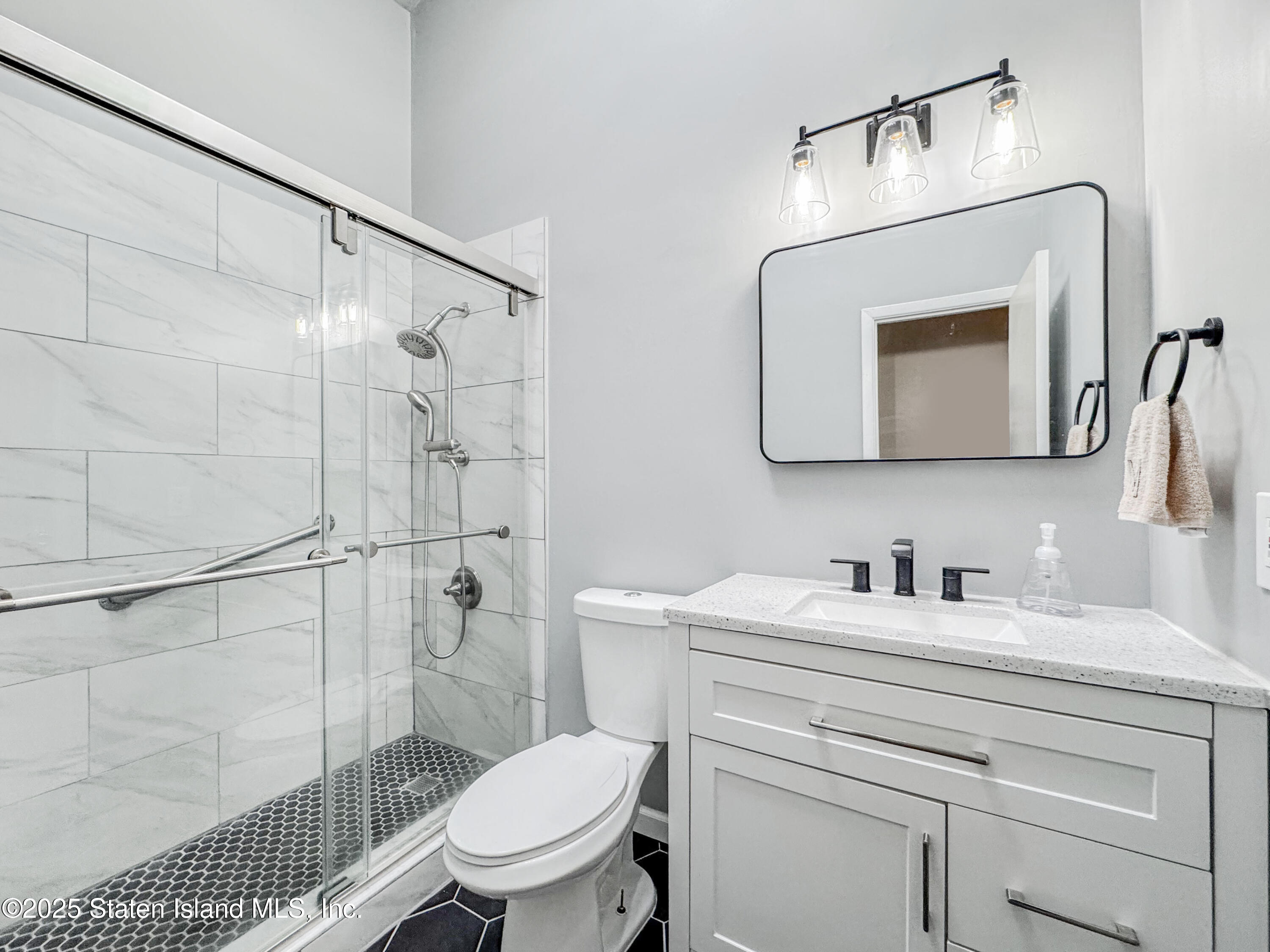 225 Wellbrook Avenue Staten Island, NY 10314 - Photo 18 of 40 Photo Oct 28 2025, 12 02 19 PM