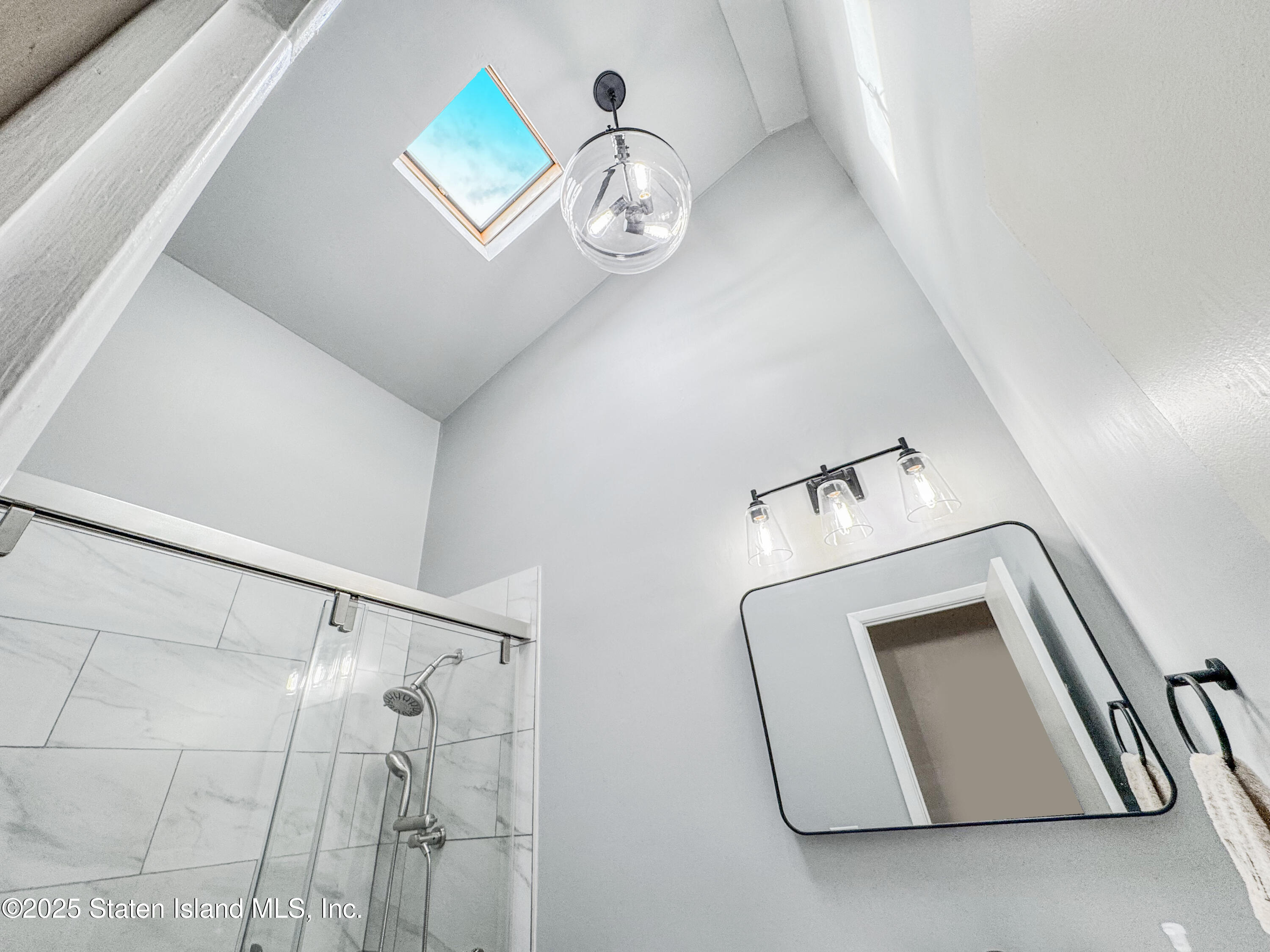 225 Wellbrook Avenue Staten Island, NY 10314 - Photo 19 of 40 Photo Oct 28 2025, 12 02 21 PM