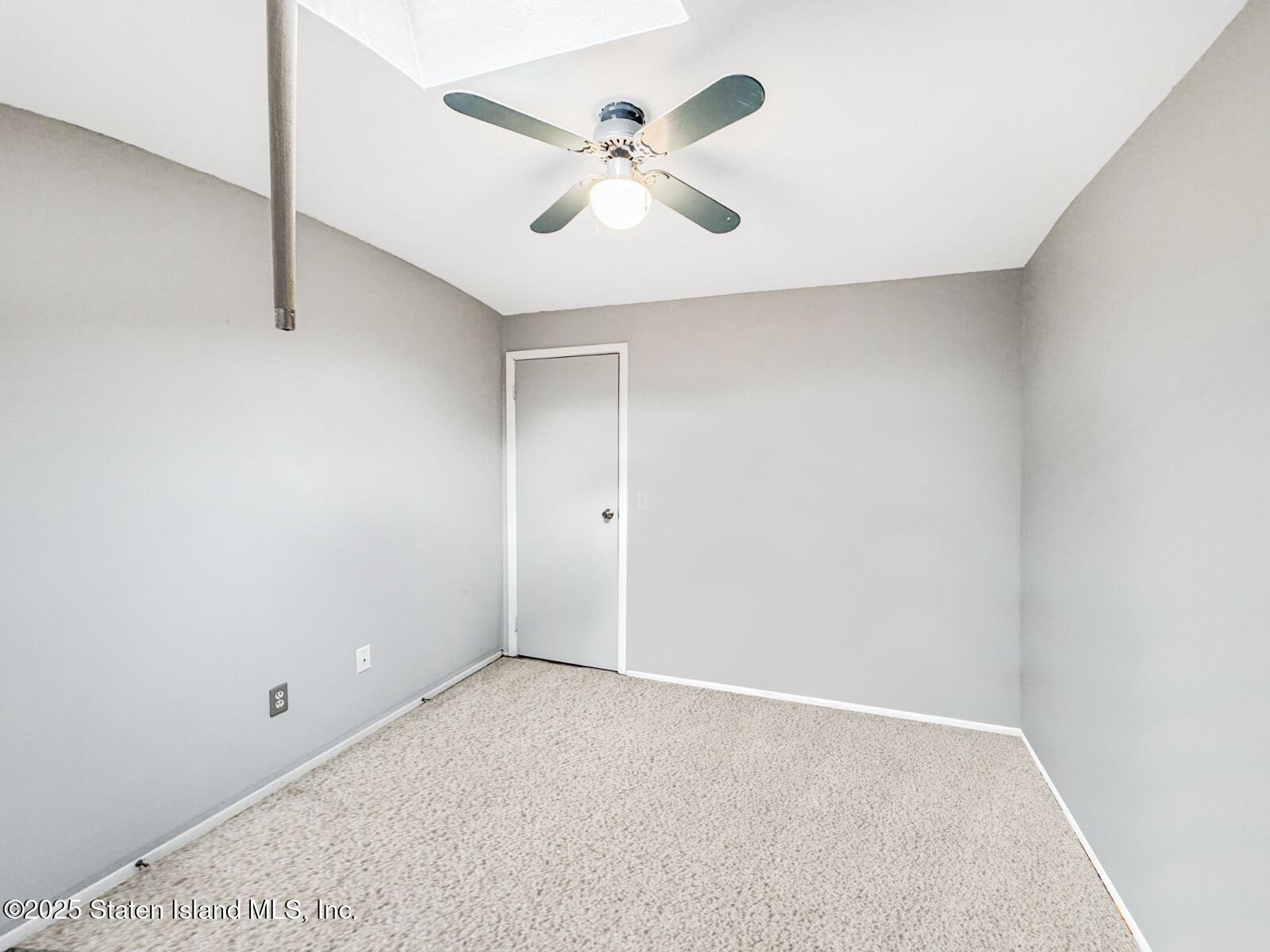 225 Wellbrook Avenue Staten Island, NY 10314 - Photo 23 of 40 Photo Oct 28 2025, 6 08 20 PM (1)