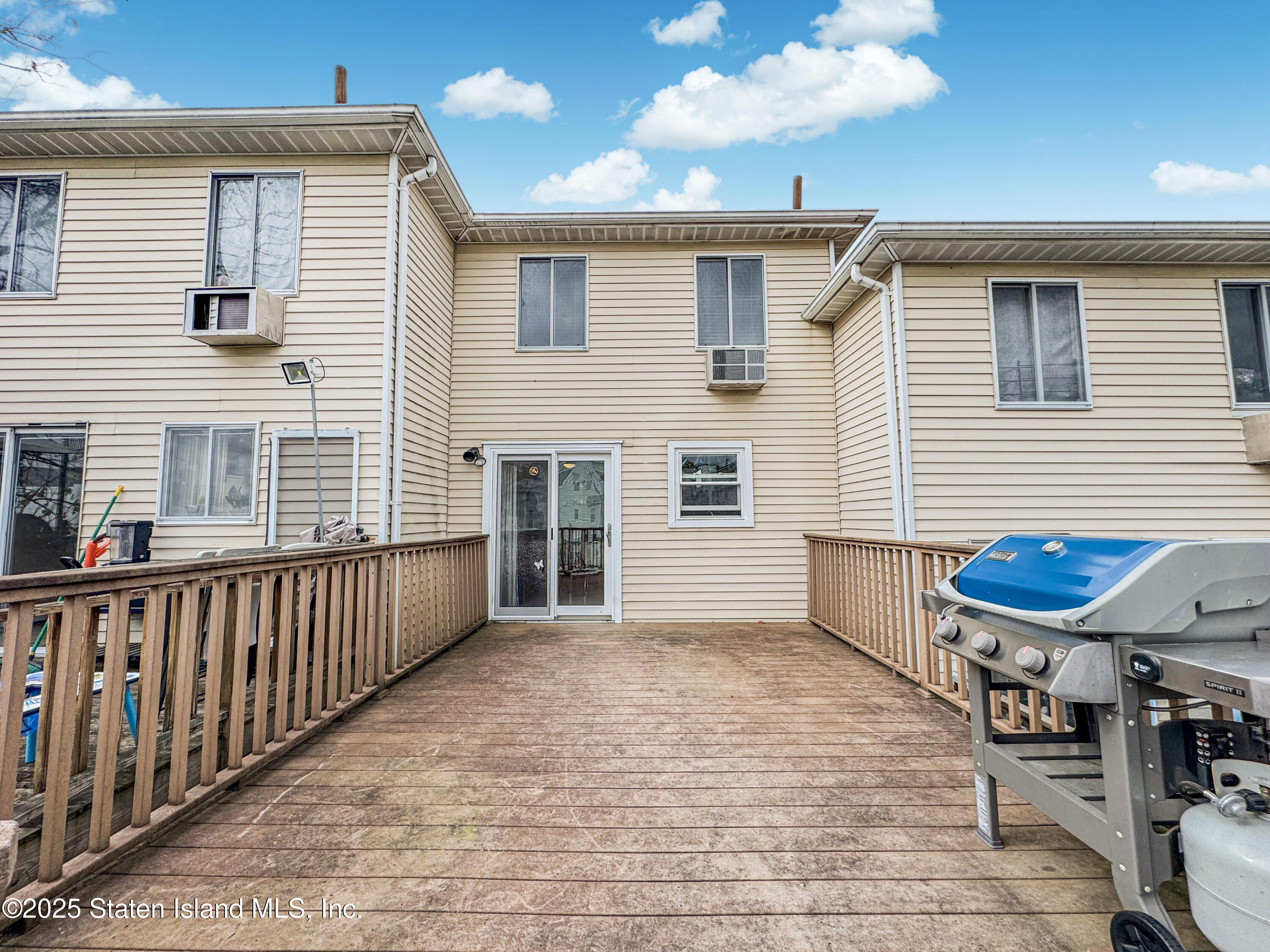 225 Wellbrook Avenue Staten Island, NY 10314 - Photo 24 of 40 Photo Oct 28 2025, 12 04 15 PM