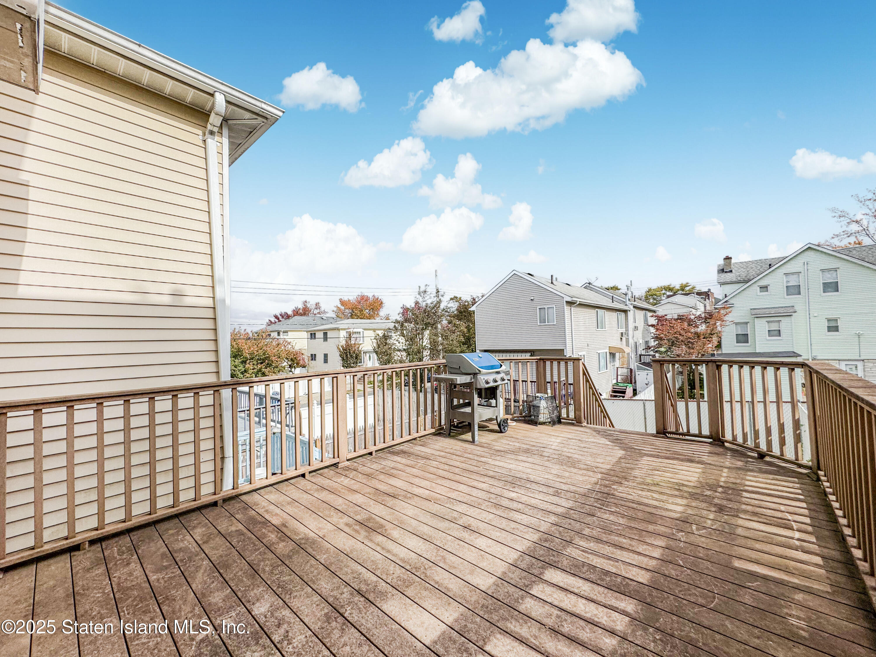 225 Wellbrook Avenue Staten Island, NY 10314 - Photo 25 of 40 Photo Oct 28 2025, 12 03 45 PM