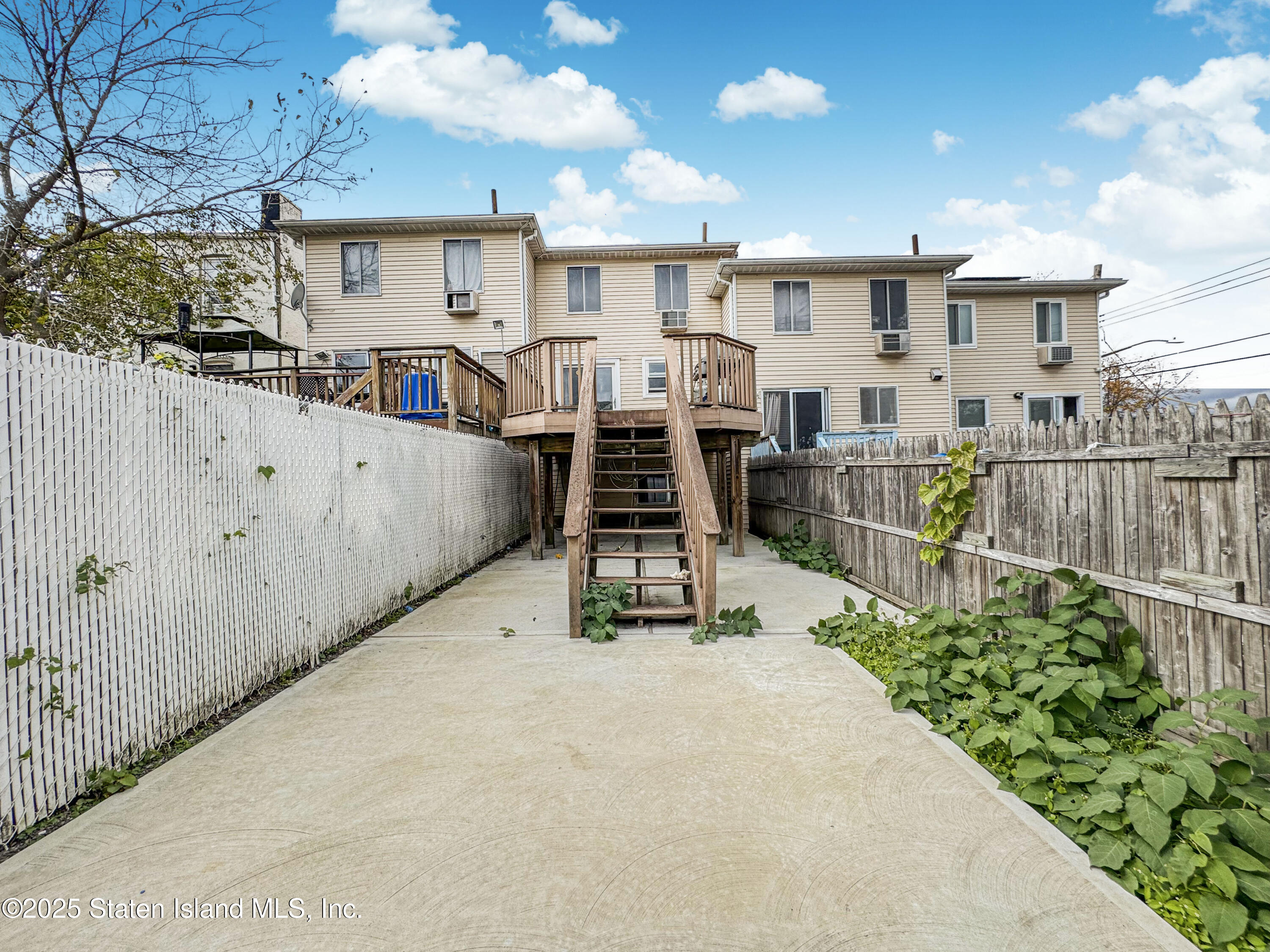 225 Wellbrook Avenue Staten Island, NY 10314 - Photo 27 of 40 Photo Oct 28 2025, 12 04 07 PM