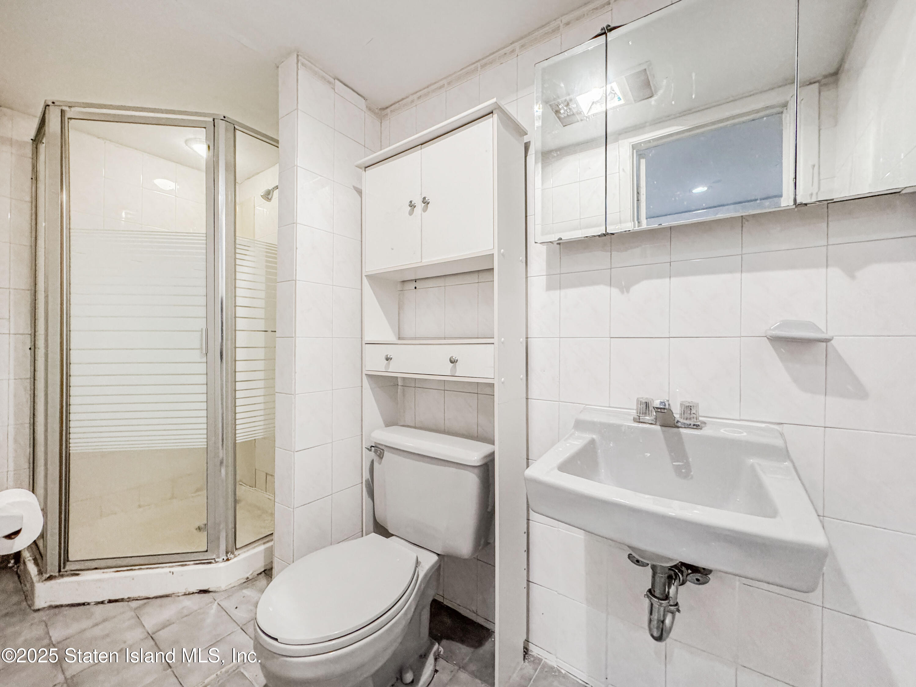 225 Wellbrook Avenue Staten Island, NY 10314 - Photo 29 of 40 Photo Oct 28 2025, 12 05 37 PM