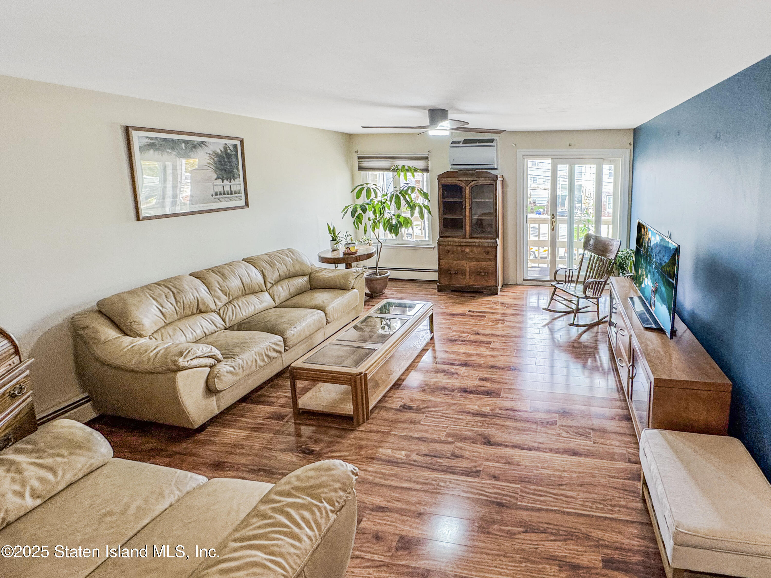 225 Wellbrook Avenue Staten Island, NY 10314 - Photo 3 of 40 Photo Oct 28 2025, 12 02 33 PM