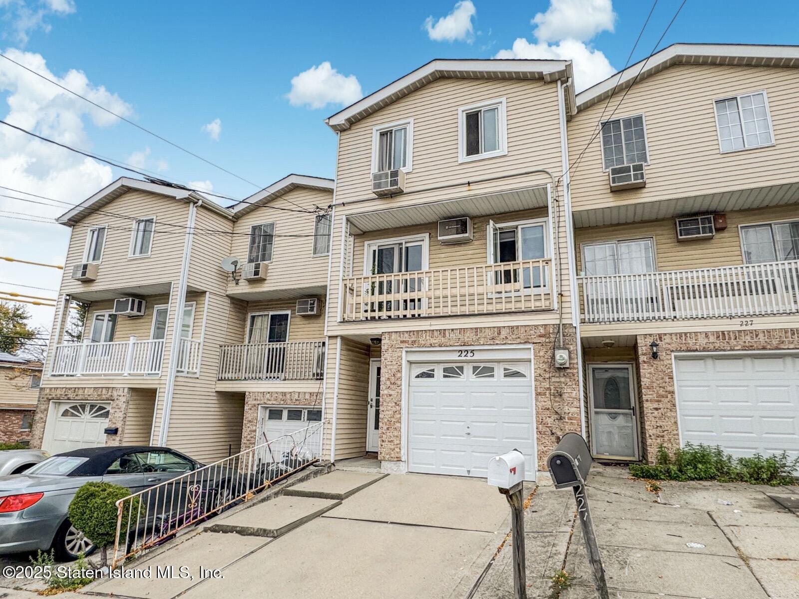 225 Wellbrook Avenue Staten Island, NY 10314 - Photo 33 of 40 Photo Oct 28 2025, 6 09 41 PM