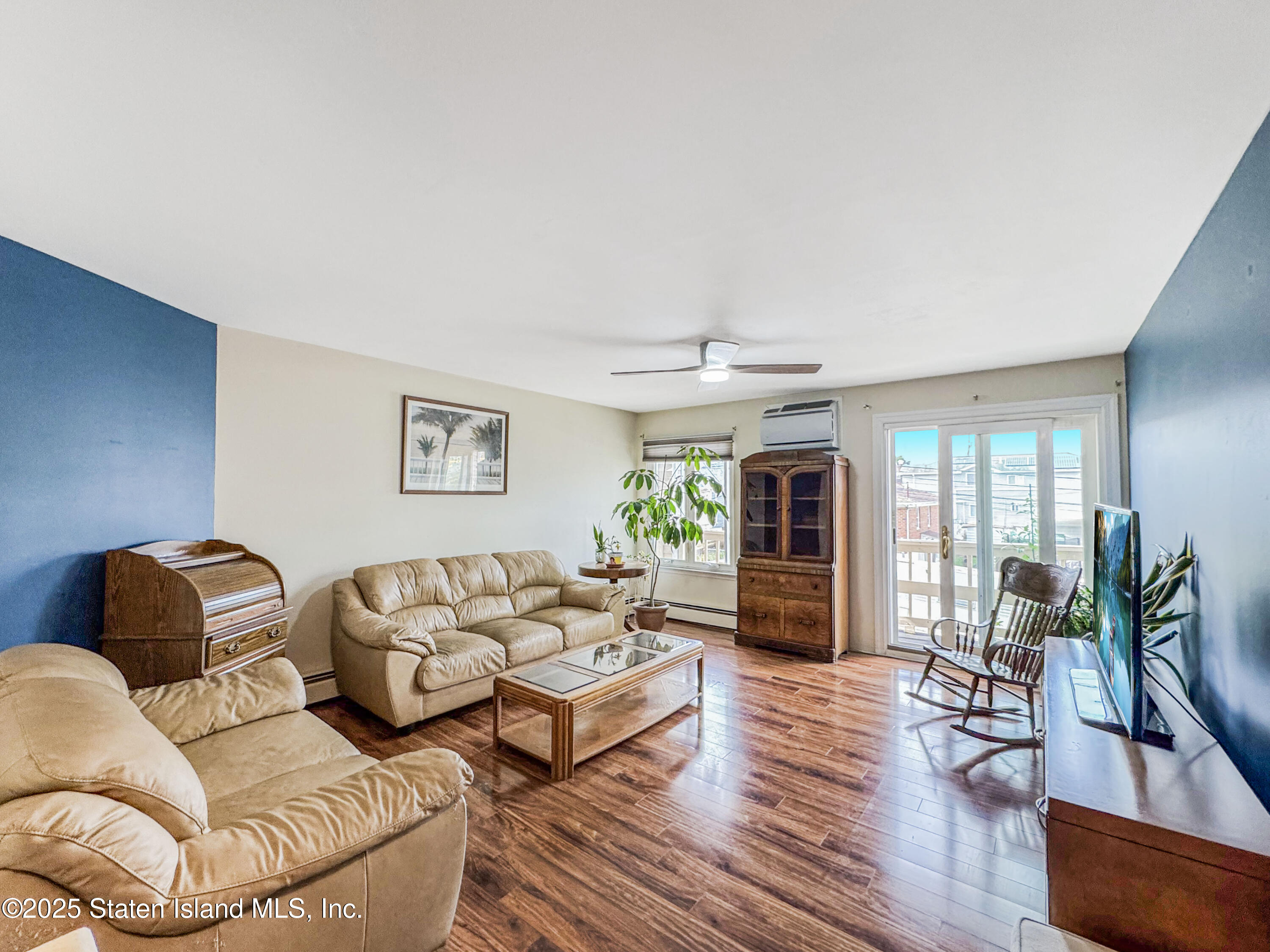 225 Wellbrook Avenue Staten Island, NY 10314 - Photo 4 of 40 Photo Oct 28 2025, 12 02 40 PM