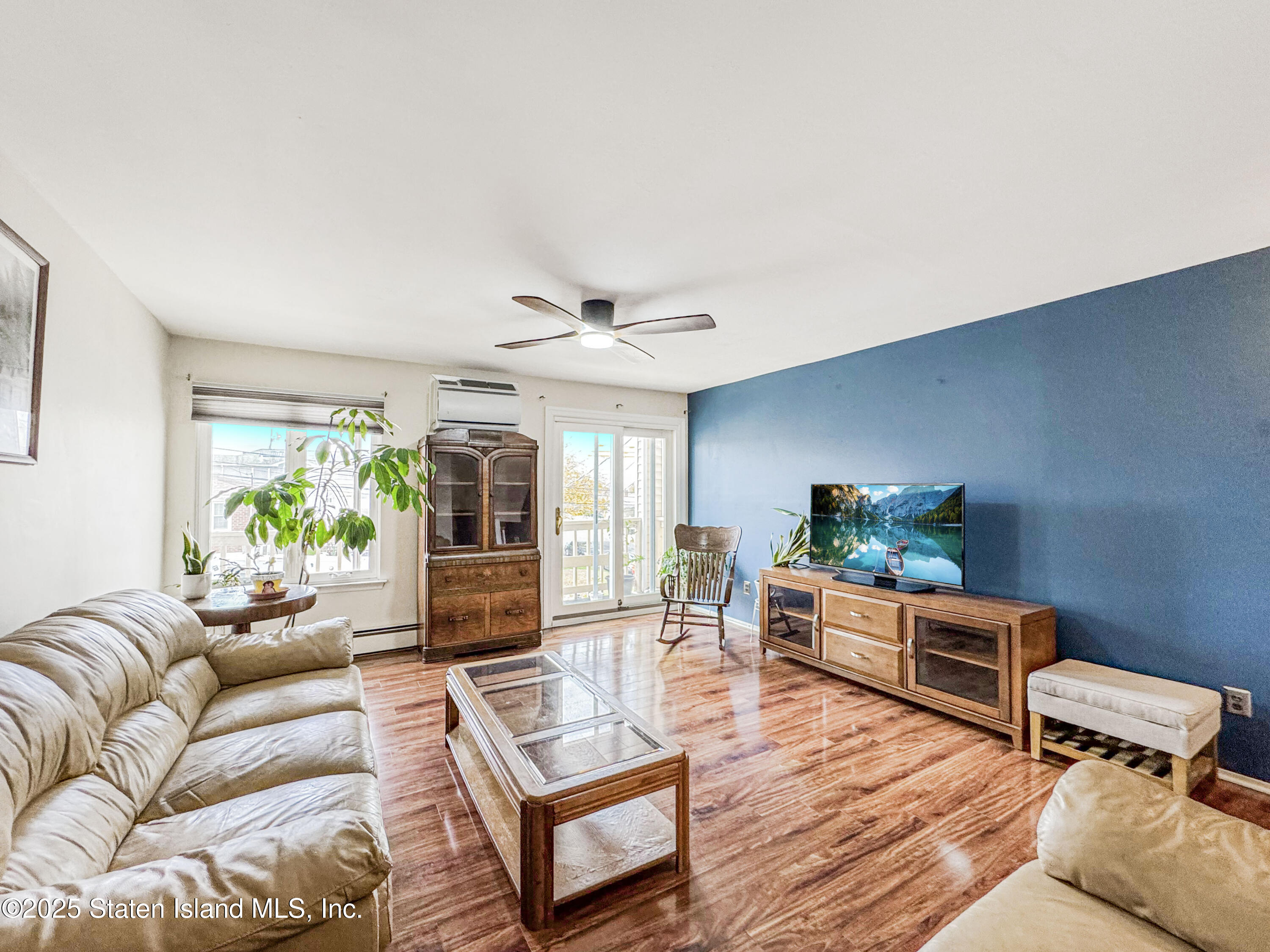 225 Wellbrook Avenue Staten Island, NY 10314 - Photo 6 of 40 Photo Oct 28 2025, 12 03 17 PM