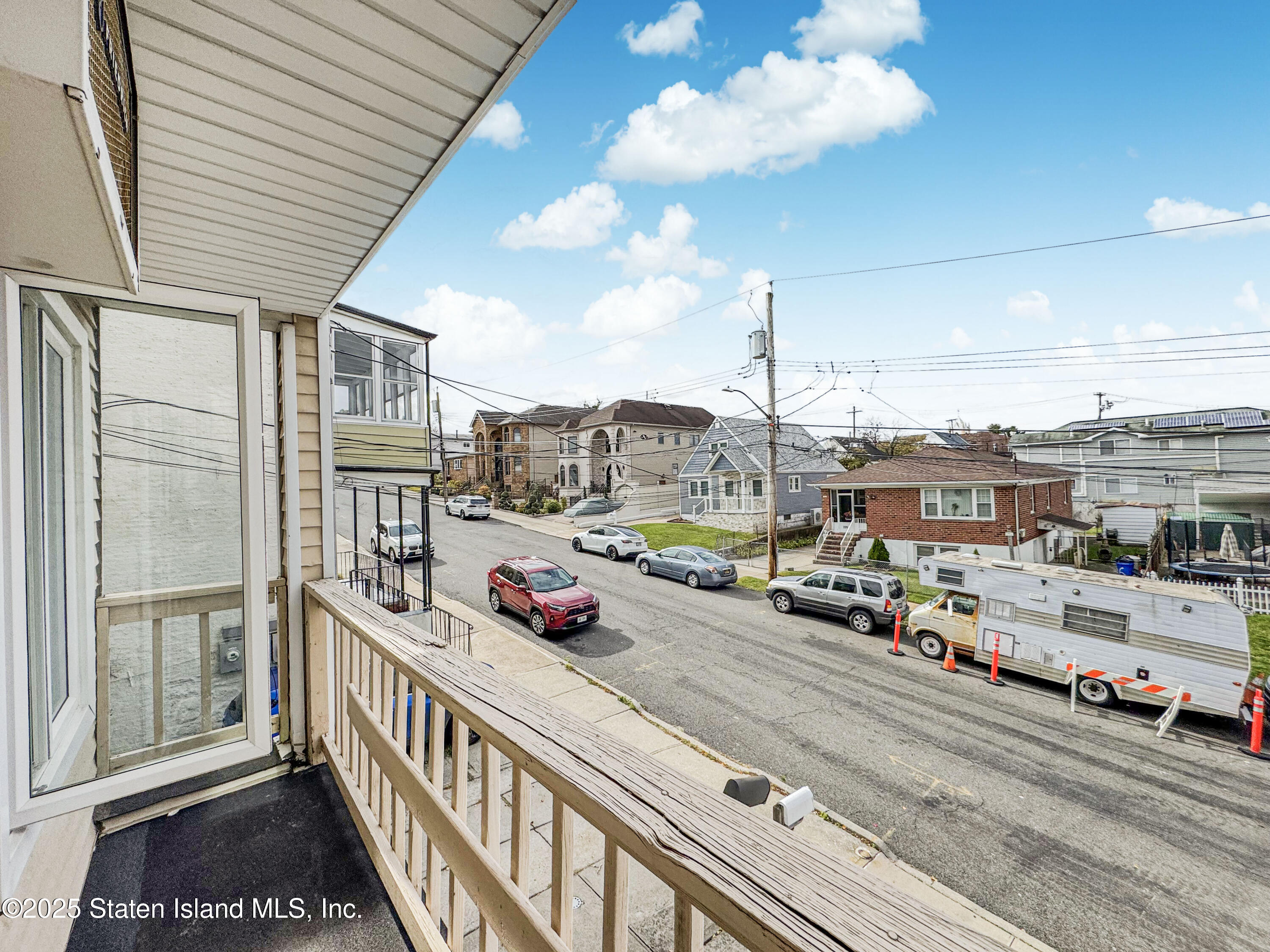 225 Wellbrook Avenue Staten Island, NY 10314 - Photo 7 of 40 Photo Oct 28 2025, 12 03 00 PM