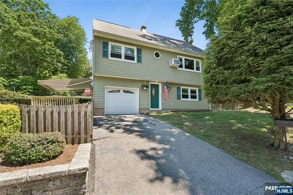 $599,999 | 4 Dogwood Trail, Wayne, NJ 07470