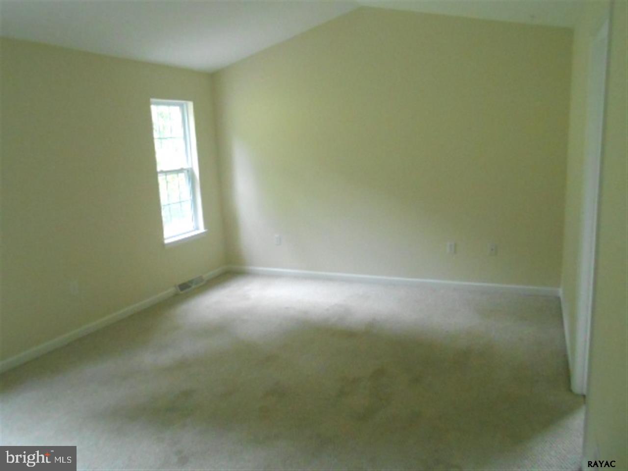 1827 Pin Oak Drive Spring Grove, PA 17362 - Photo 11 of 15 Gallery Image 11