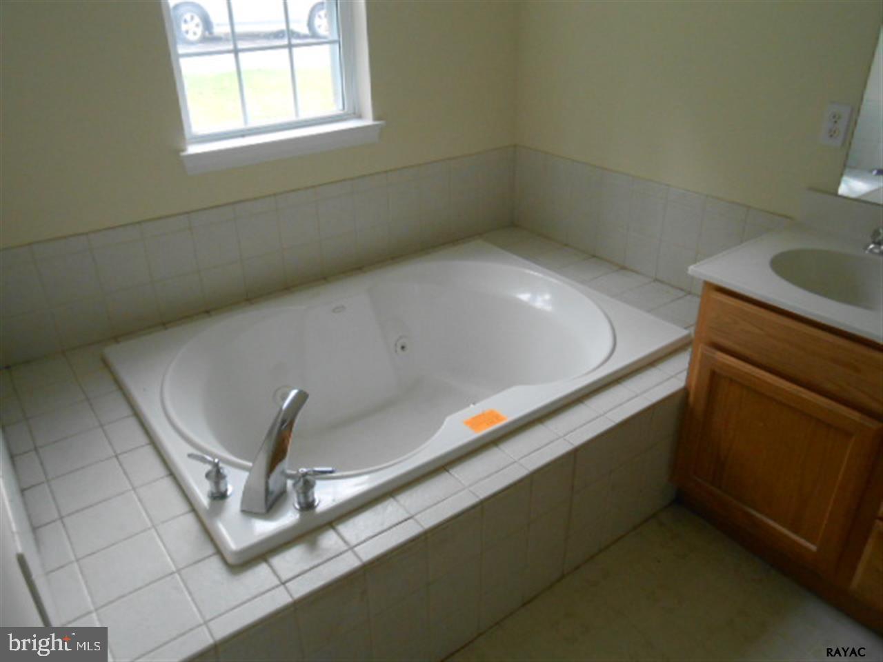 1827 Pin Oak Drive Spring Grove, PA 17362 - Photo 12 of 15 Gallery Image 12