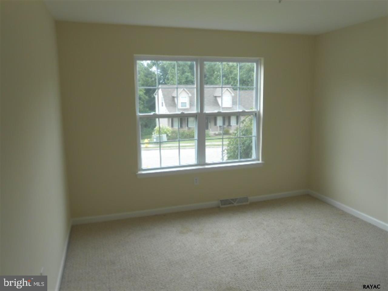 1827 Pin Oak Drive Spring Grove, PA 17362 - Photo 9 of 15 Gallery Image 9