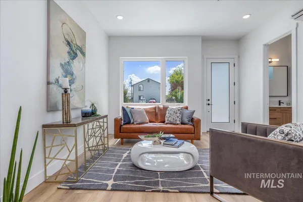 $575,000 | 2810 West Bannock Street, Unit 4, Boise, ID 83702
