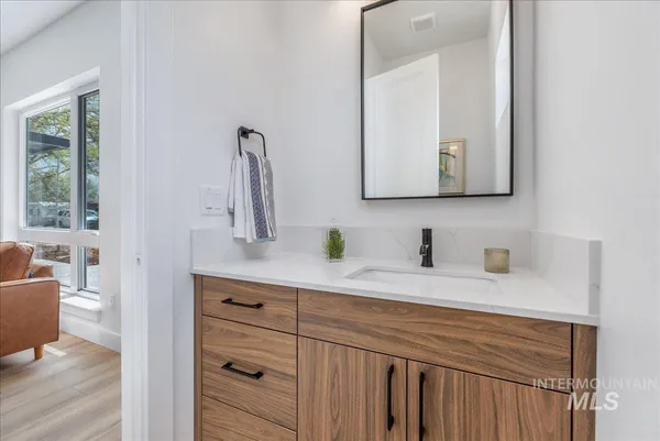 $575,000 | 2810 West Bannock Street, Unit 4, Boise, ID 83702