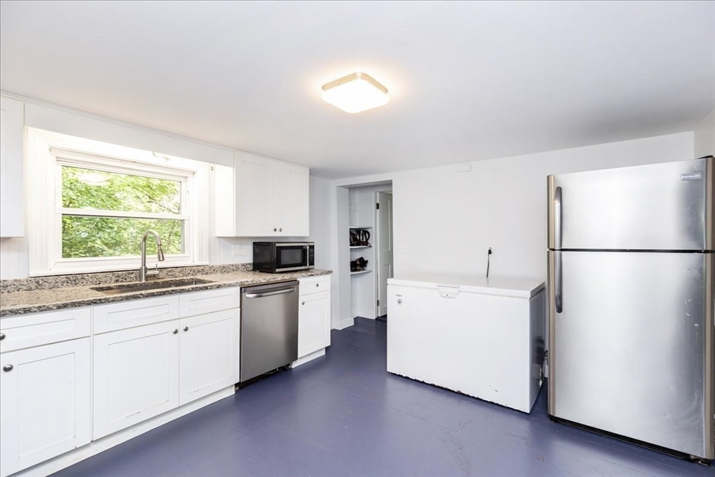 946 Bay Road, Unit 2 Hamilton, MA 01982 - Photo 14 of 19