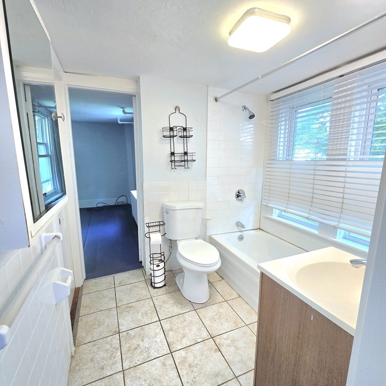 946 Bay Road, Unit 2 Hamilton, MA 01982 - Photo 6 of 19