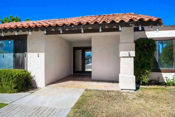 a view of a house