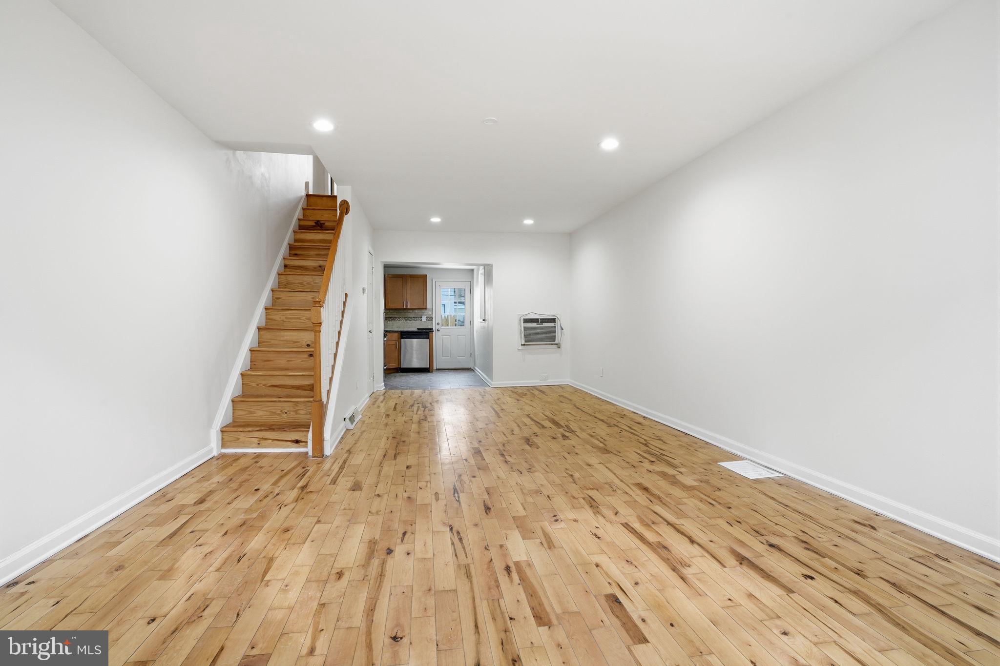 411 Tree Street Philadelphia, PA 19148 - Photo 2 of 20