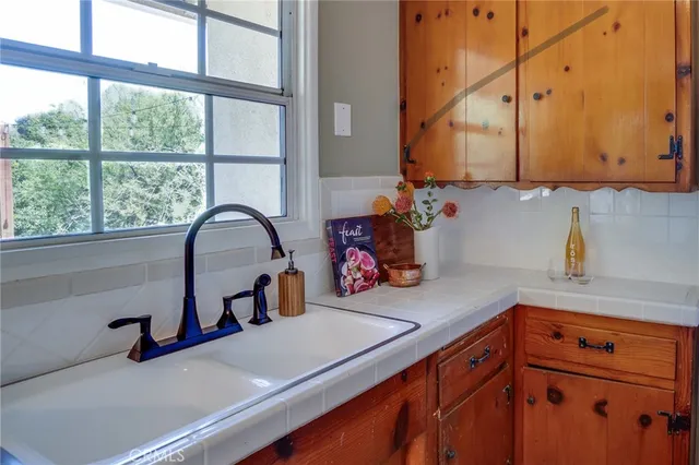 $899,000 | 1901 Phillips Way, Los Angeles, CA 90042