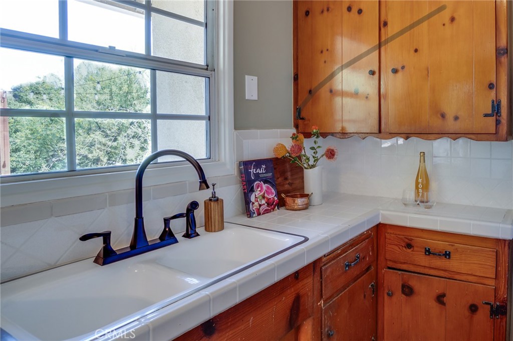 1901 Phillips Way Los Angeles, CA 90042 - Photo 21 of 50