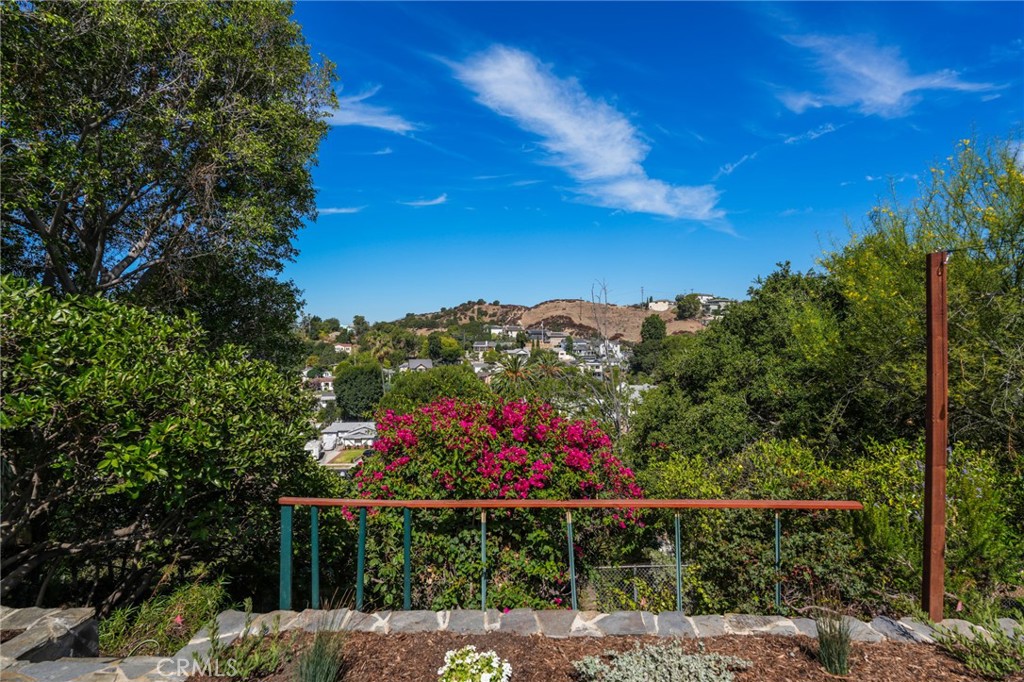 1901 Phillips Way Los Angeles, CA 90042 - Photo 33 of 50