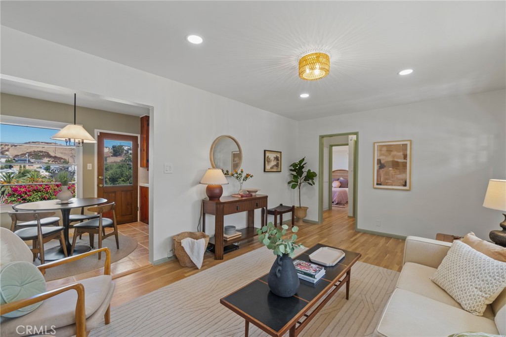 1901 Phillips Way Los Angeles, CA 90042 - Photo 10 of 50