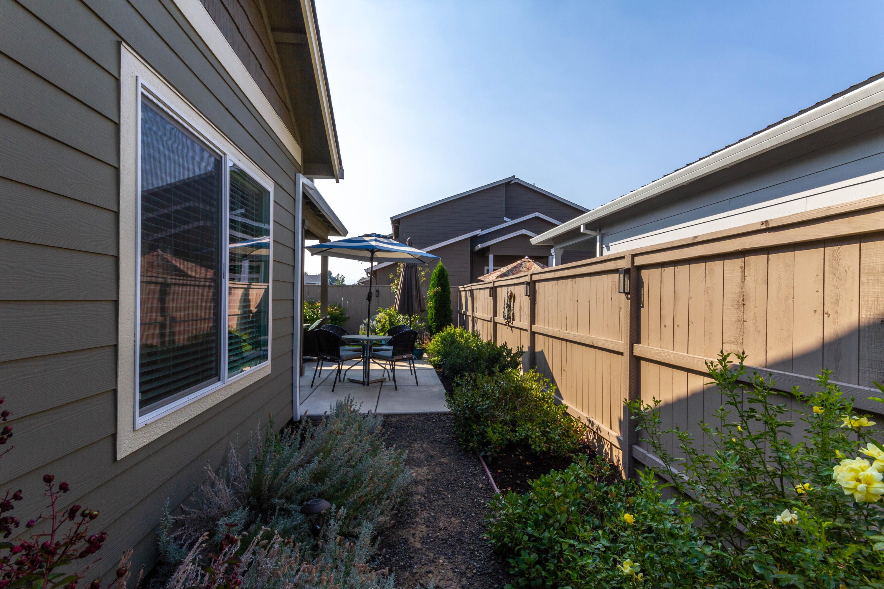 401 Live Oak Loop Central Point, OR 97502 - Photo 21 of 26 22