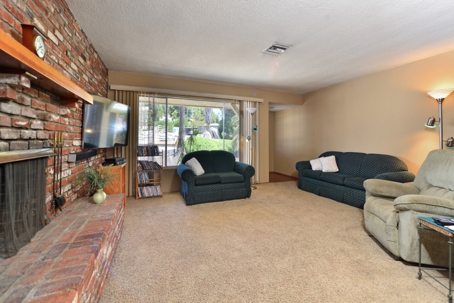 13667 East Lakeview Road Lakeside, CA 92040 - Photo 4 of 25 Gallery Image 4