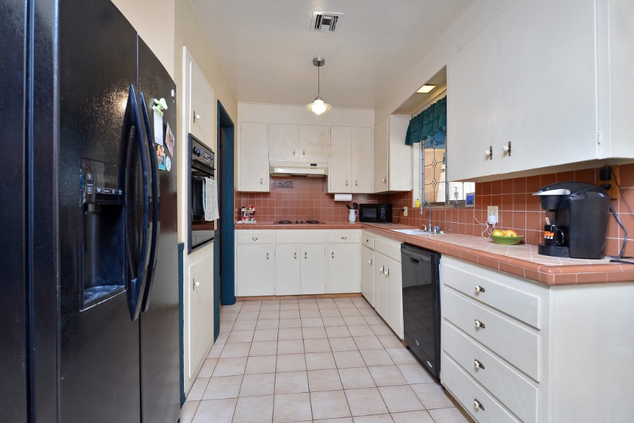 13667 East Lakeview Road Lakeside, CA 92040 - Photo 7 of 25 Gallery Image 7
