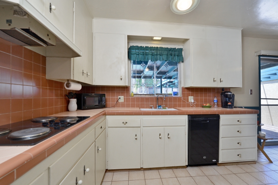 13667 East Lakeview Road Lakeside, CA 92040 - Photo 8 of 25 Gallery Image 8