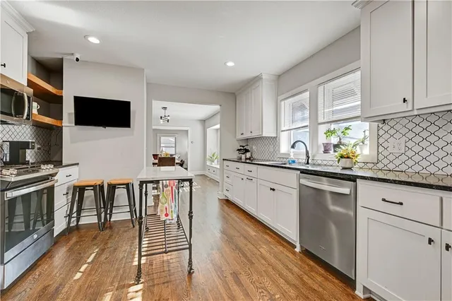 $525,000 | 4428 Summit Street, Kansas City, MO 64111