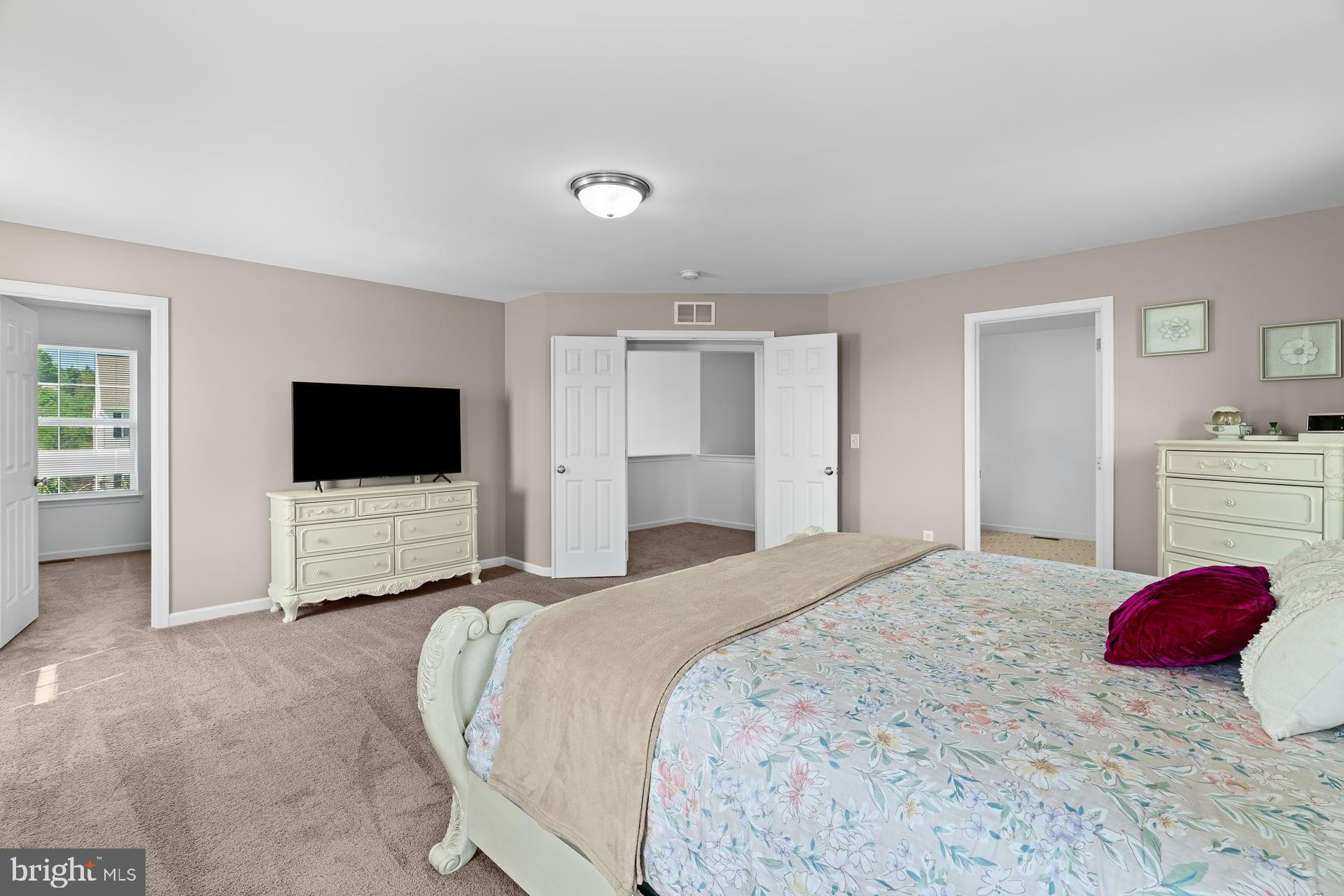 3 Rycroft Road Mechanicsburg, PA 17050 - Photo 25 of 44 Spacious, serene bedroom retreat.