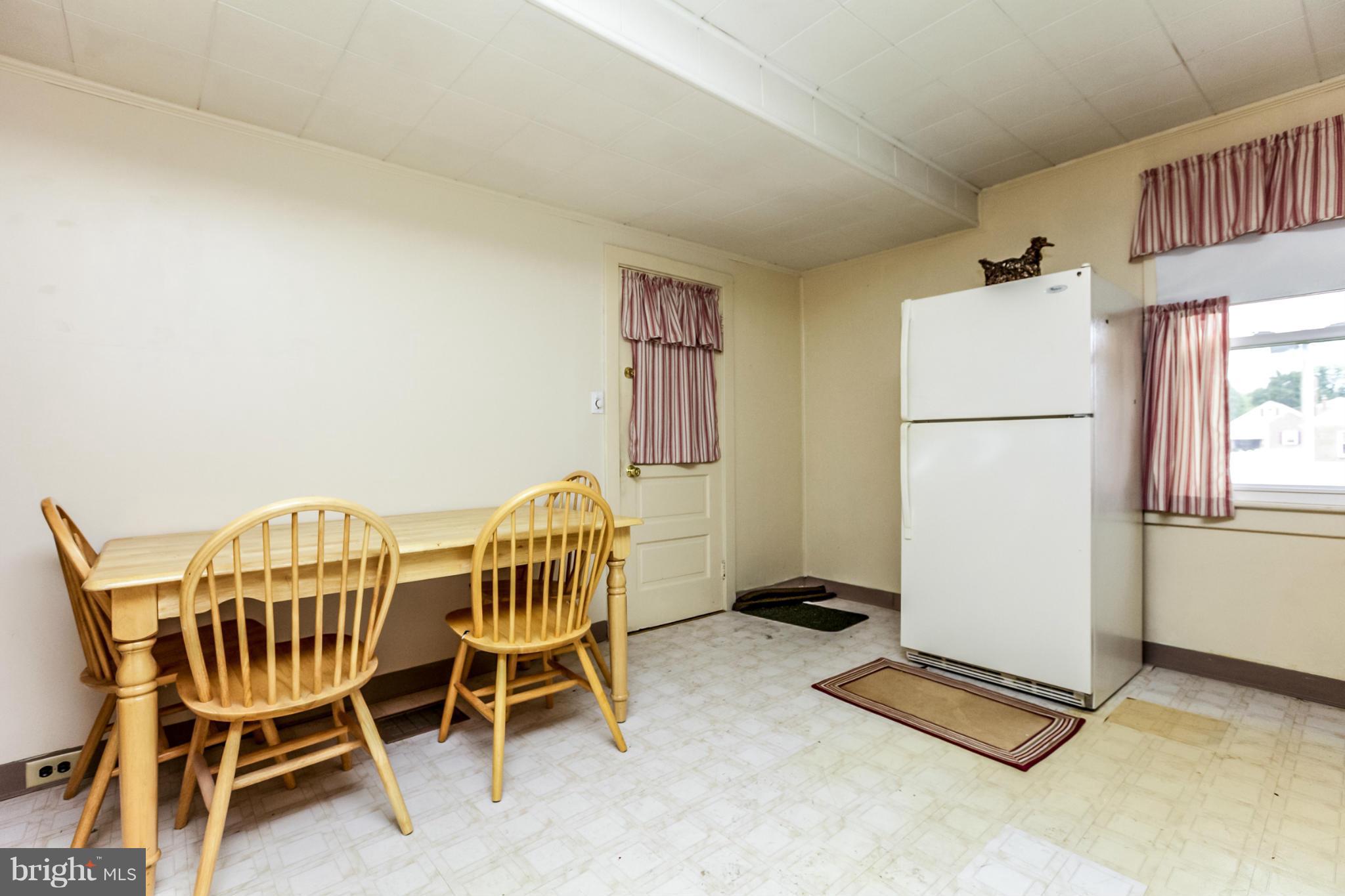 2804 Garnet Road Baltimore, MD 21234 - Photo 17 of 23 Kitchen