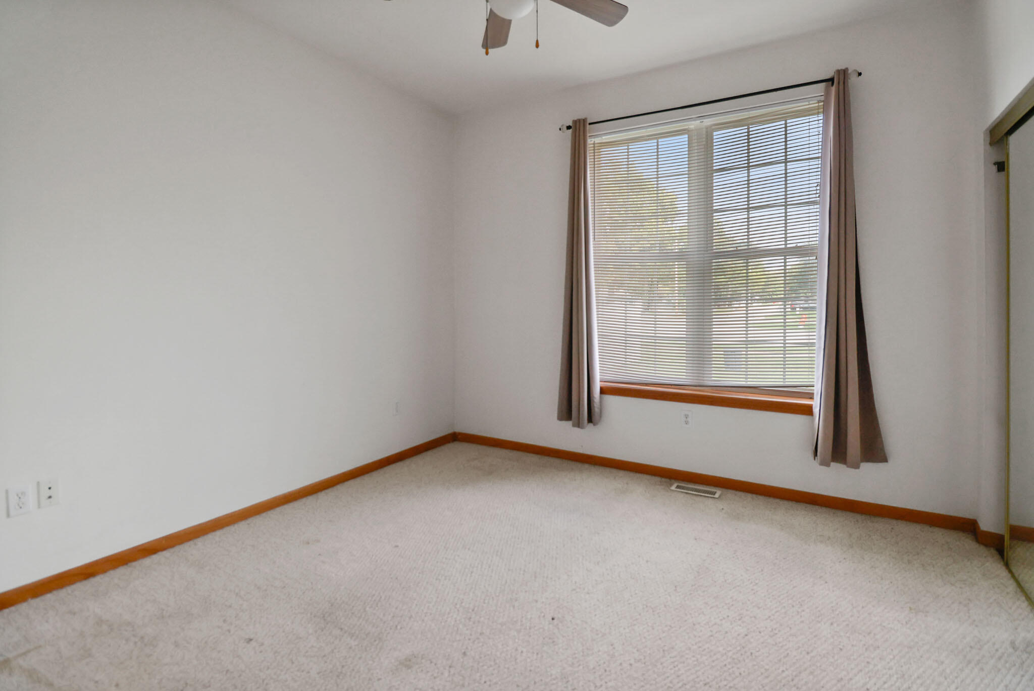 2829 Cheryl Street Portage, IN 46368 - Photo 9 of 18 2048x1368